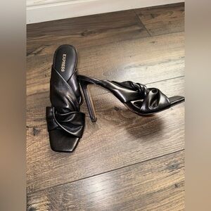 Express Women's Twisted Strap Black Slip On Open Toe Heels,Size 5?
